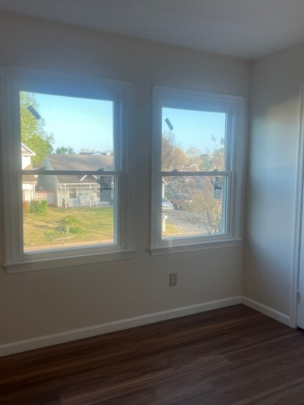 Building Photo - 705 Wagons Way