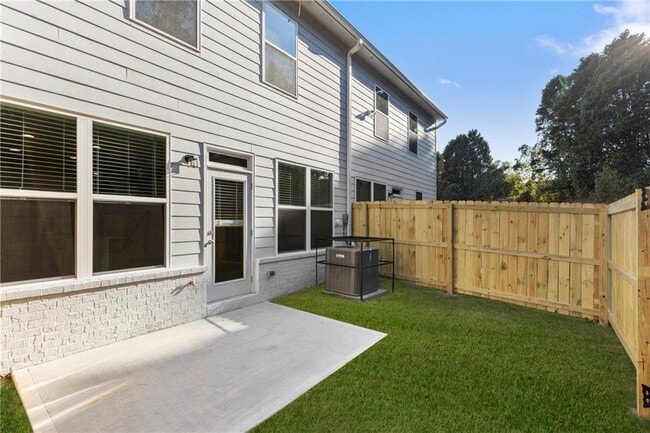 Building Photo - 2527 Riverside Rd