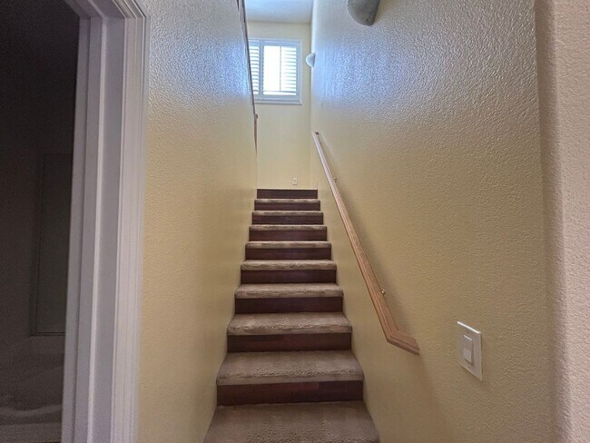 Building Photo - wonderful 3 bedroom home