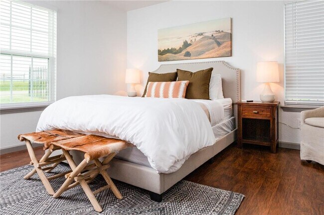 Building Photo - 1975 W Deane St