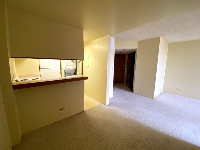 Building Photo - 504YAS