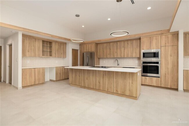 Building Photo - 24 Zenker Ave