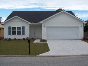 Building Photo - 16 Greyfield Dr