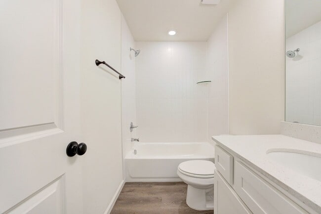 Building Photo - New Construction-Never Lived in Duplex, Pe...