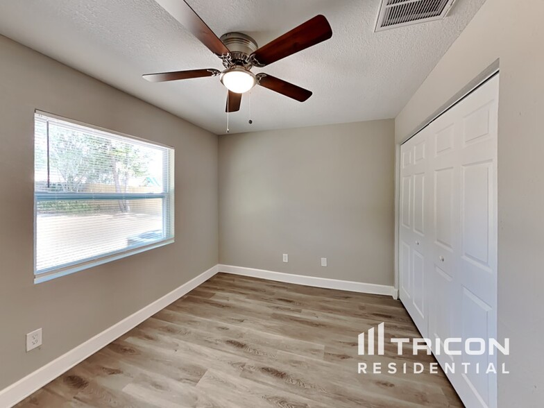 Building Photo - 2546 Glenview Dr