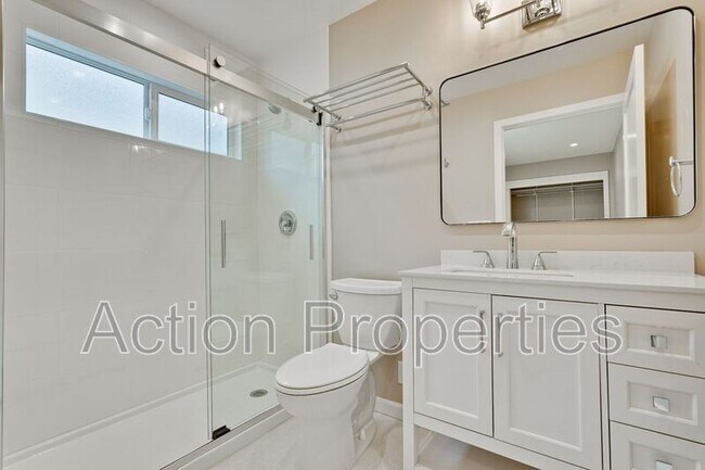 Building Photo - 368 Camille Ct