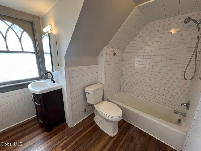 Building Photo - 1114 Union St