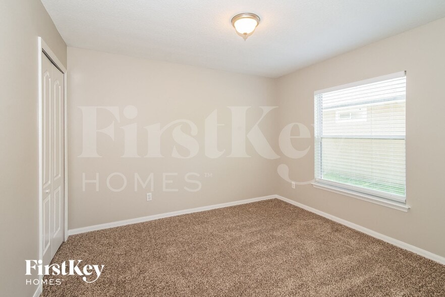 Building Photo - 581 Longmill Ln