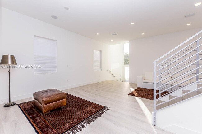 Building Photo - 2875 SW 33rd Ct