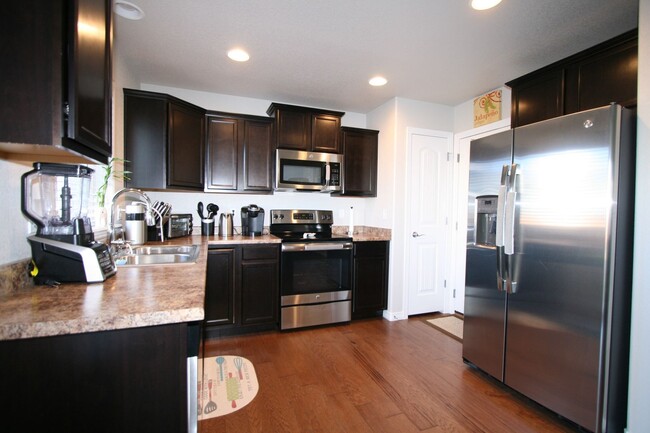 Building Photo - Splendid 3 Bedroom In Lorson Ranch!
