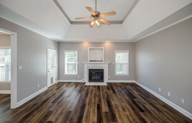 Building Photo - 4893 Somerset Dr