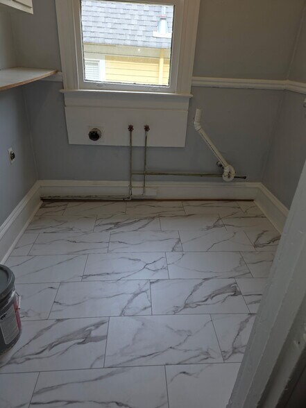 Building Photo - 114 S 5th Ave