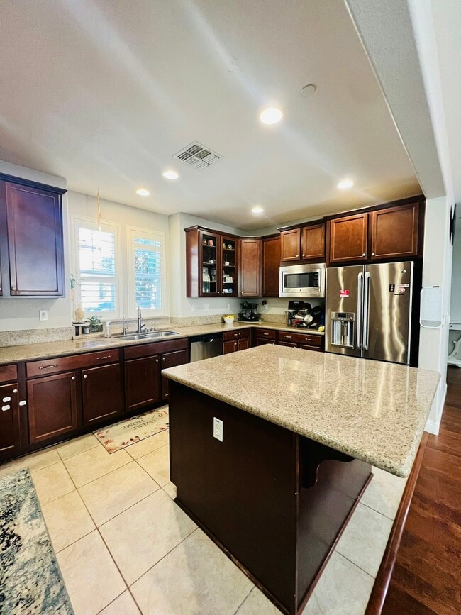 Building Photo - 3084 Vittoria Loop