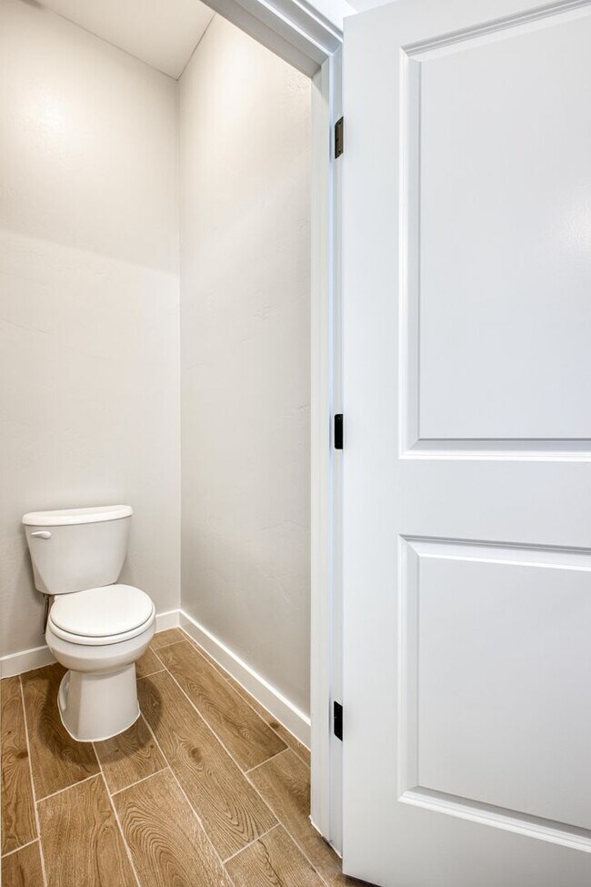 Building Photo - Beautiful East side House 4 bed-2.5 baths, part of The  Club that includes Swimming Pool, Gym, Te...