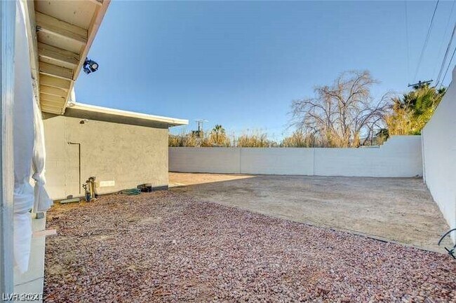 Building Photo - 4044 Pepe Cir