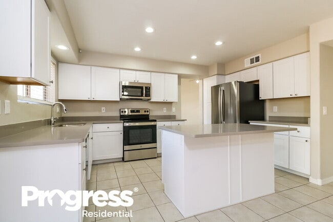 Building Photo - 10806 W Sands Dr