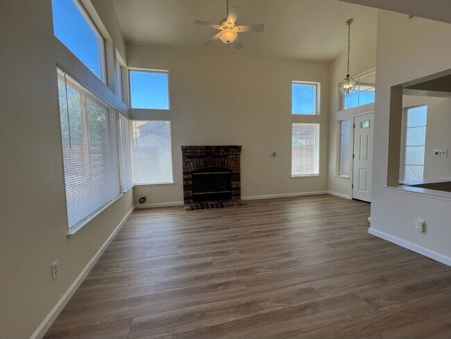 Building Photo - 4200 Buckskin Dr