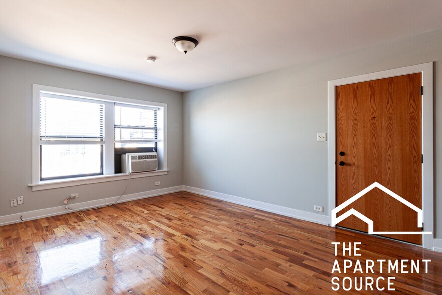 Building Photo - 560 W Arlington Pl