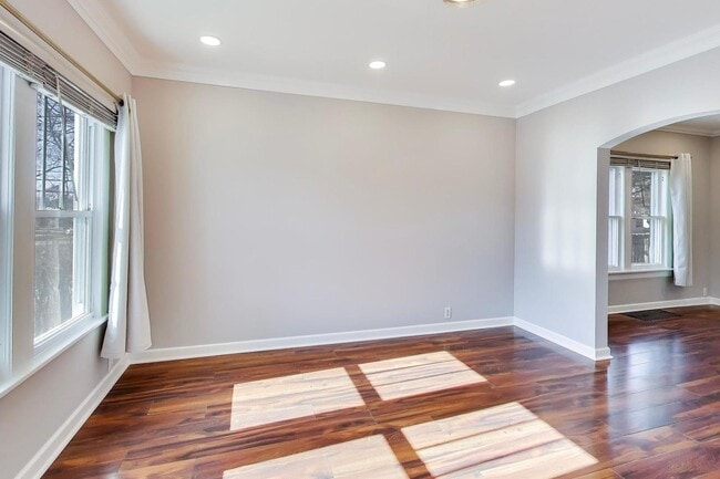 Building Photo - 440 W Main St