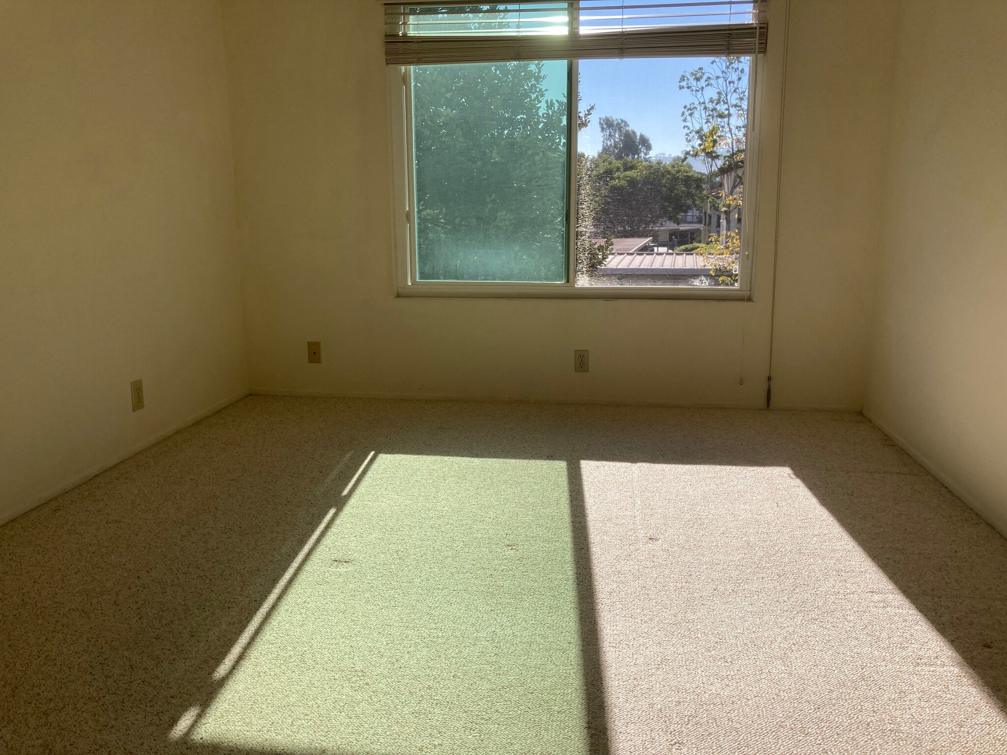 Building Photo - 4050 Porte La Paz