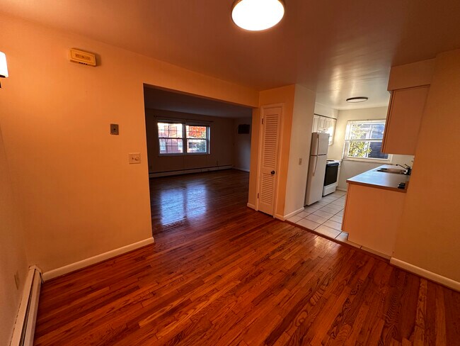 Building Photo - 2909 Van Dyke Dr