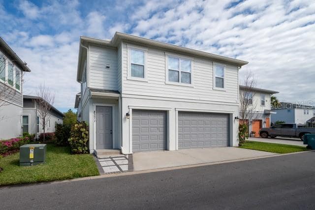 Building Photo - 8276 Modiano St