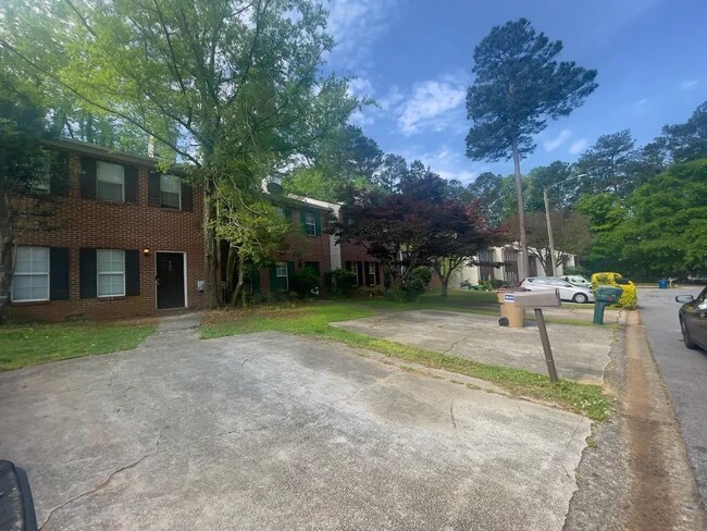 Building Photo - 805 Joseph Club Dr SW