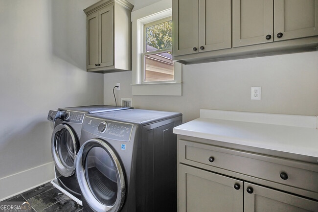 Building Photo - 10659 Serenbe Ln