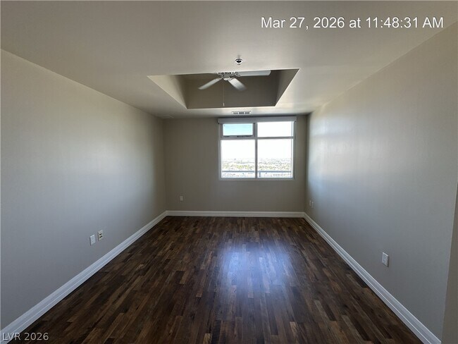 Building Photo - 150 S Las Vegas Blvd