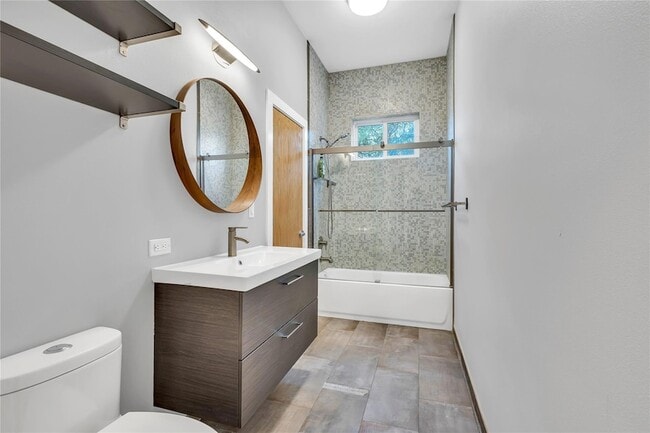 Building Photo - 1518 Parker Ln