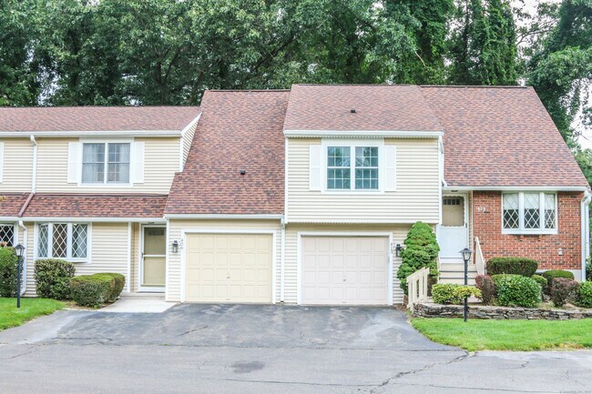 Building Photo - 409 The Meadows