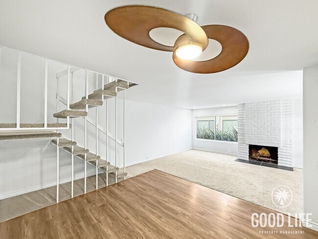 Building Photo - Beautiful 3B/2.5BA Condo in UTC for Rent!