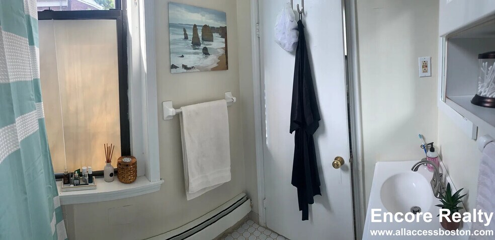 Building Photo - 423 Shawmut Ave