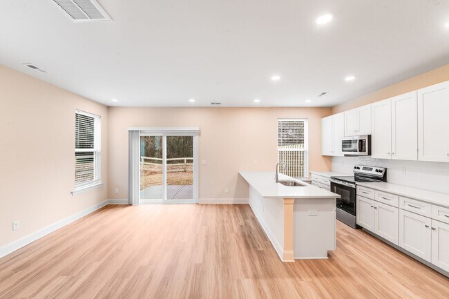 Building Photo - 645 Brookwood St