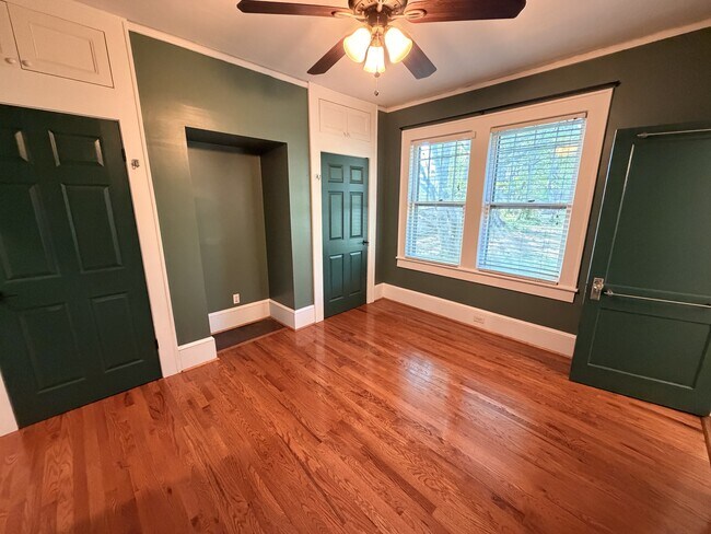 Building Photo - 11 Perry Rd