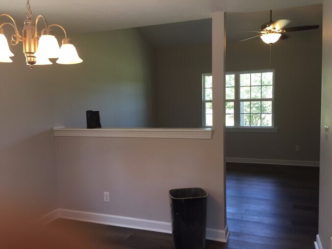 Building Photo - 1359 Newmantown Rd