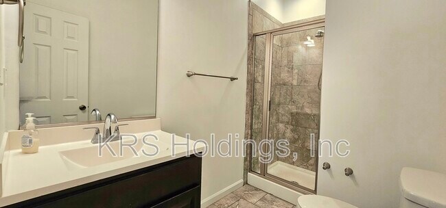 Building Photo - 3200 Armistead Dr