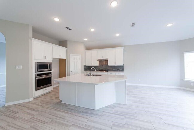 Building Photo - 22138 Grand Mist Dr
