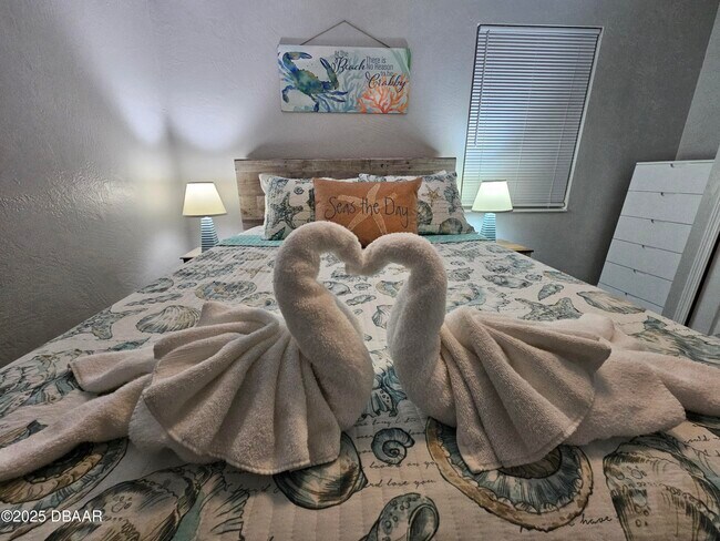 Building Photo - 62 Rivershore Dr