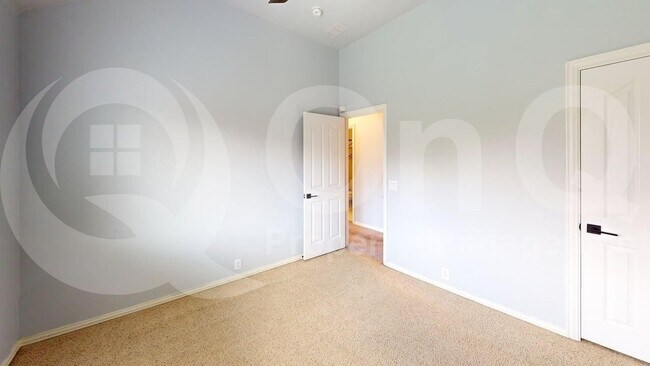 Building Photo - 2309 Aurora Dr