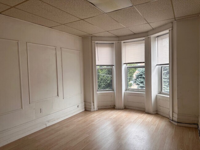 Building Photo - 854-855 55th St