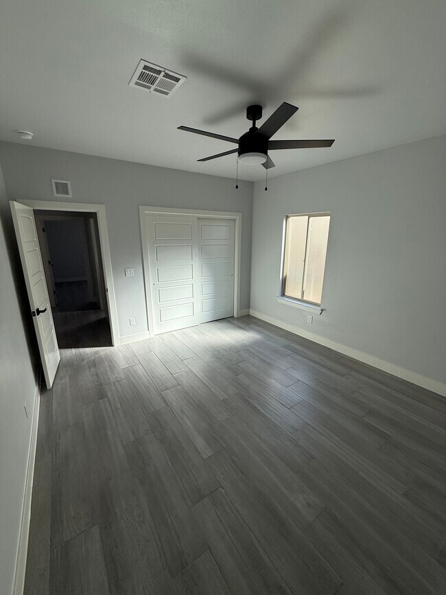 Building Photo - 14406 Smokey Point Dr