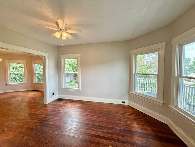 Building Photo - Charming & Updated 2-Story Home in Loveland!