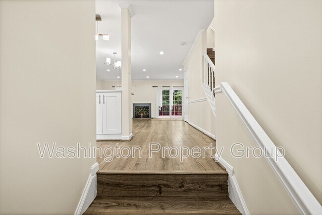 Building Photo - 4267 Fox Lake Dr