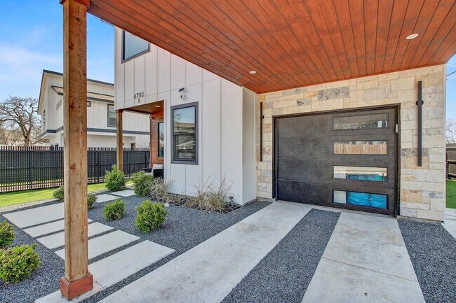 Building Photo - 4703 Louis Ave