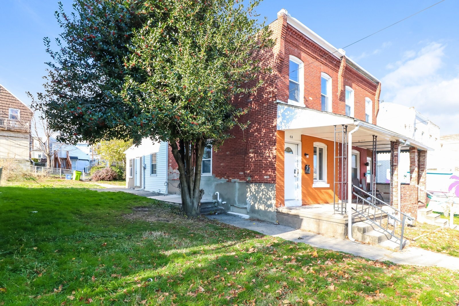 Building Photo - 414 S 2nd St