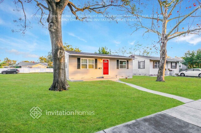 Building Photo - 4535 Emerson Ave S