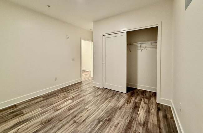 Building Photo - 610 Trent Dr