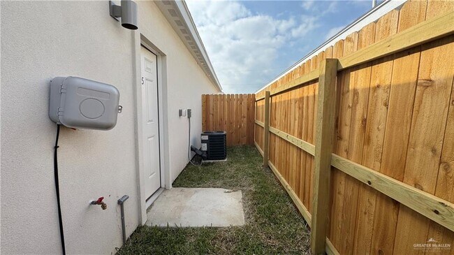 Building Photo - 4116 La Vista Ave