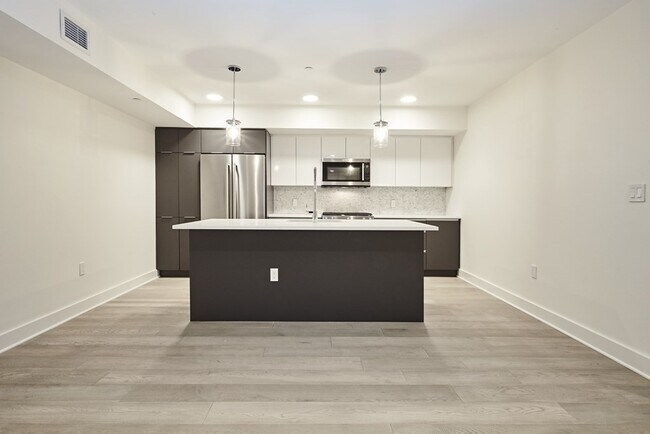 Building Photo - 85 Willow Ct